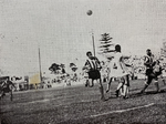 1957.02.26 - Campeonato Gaúcho - Pelotas 1 x 2 Grêmio - Lance da partida.PNG