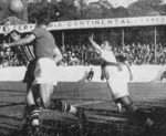 1940.04.28 - Campeonato Citadino - Grêmio 2 x 3 Internacional - Defesa do goleiro Júlio.png