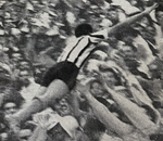 1958.08.17 - Citadino POA - Inter 1 x 2 Grêmio - Mourão saltou o alambrado para comemorar.PNG