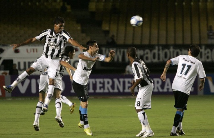 Arquivo:2010.08.21 - Ceará 2 x 1 Grêmio.jpg