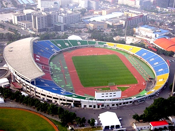 Arquivo:Estádio dos Trabalhadores.jpg