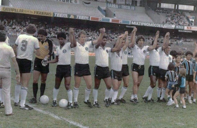 Arquivo:1984.11.11 - Grêmio 4 x 0 Novo Hamburgo - Foto.jpg
