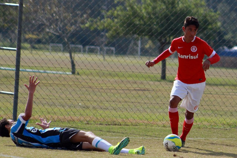 Arquivo:2016.07.02 - Grêmio 1 x 2 Internacional (Sub-13).foto1.png