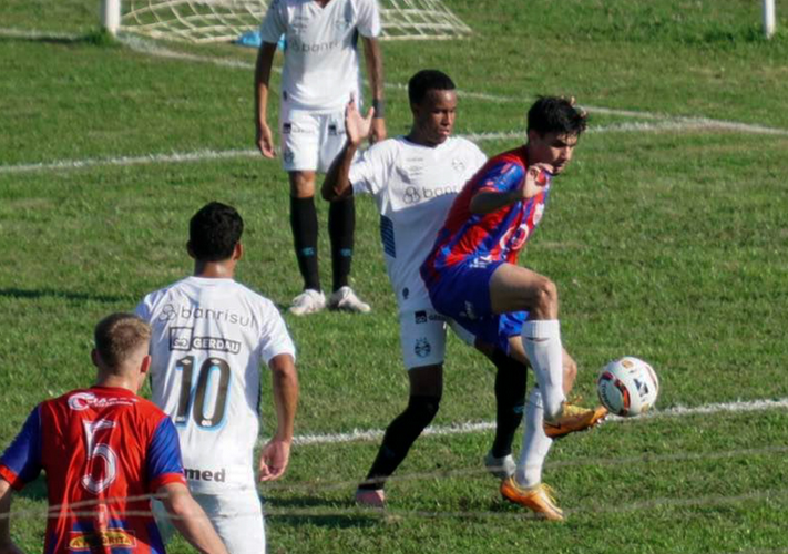 Arquivo:2023.06.25 - EC São Borja 0 x 2 Grêmio (B).foto1.png
