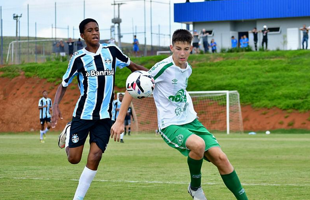 Arquivo:2021.12.16 - Grêmio 0 x 2 Chapecoense (Sub-14).foto1.png
