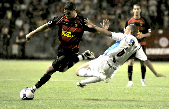 Arquivo:2009.06.28 - Sport 3 x 1 Grêmio.jpg