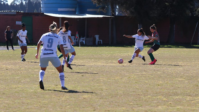 Arquivo:2019.08.25 - Brasil de Farroupilha (feminino) 0 x 2 Grêmio (feminino).4.png
