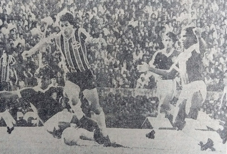 Arquivo:1979.08.26 - Internacional 1 x 2 Grêmio.jpg