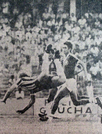 Arquivo:1981.02.15 - Grêmio 1 x 2 Brasília.foto2.png
