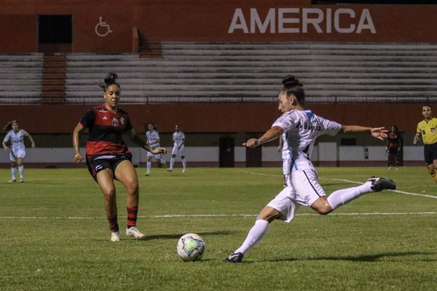 Arquivo:2020.09.28 - Flamengo (feminino) 2 x 0 Grêmio (feminino).3.png