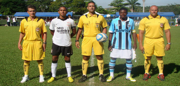 Arquivo:2012.12.05 - Grêmio 0 x 3 Corinthians (Sub-15).foto1.png