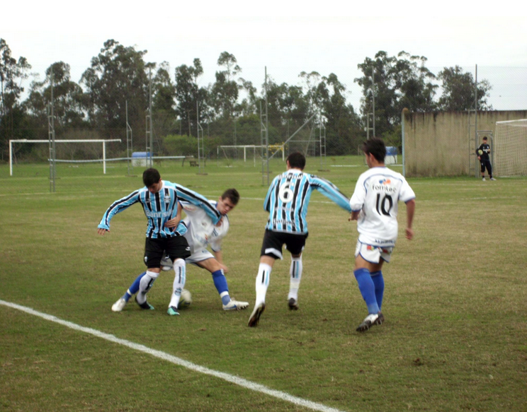 Arquivo:2011.09.07 - Grêmio 7 x 0 Americano de Novo Hamburgo (Sub-17).foto.png