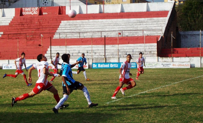 Arquivo:2012.08.08 - Inter de Santa Maria 0 x 2 Grêmio (Sub-17).foto.png