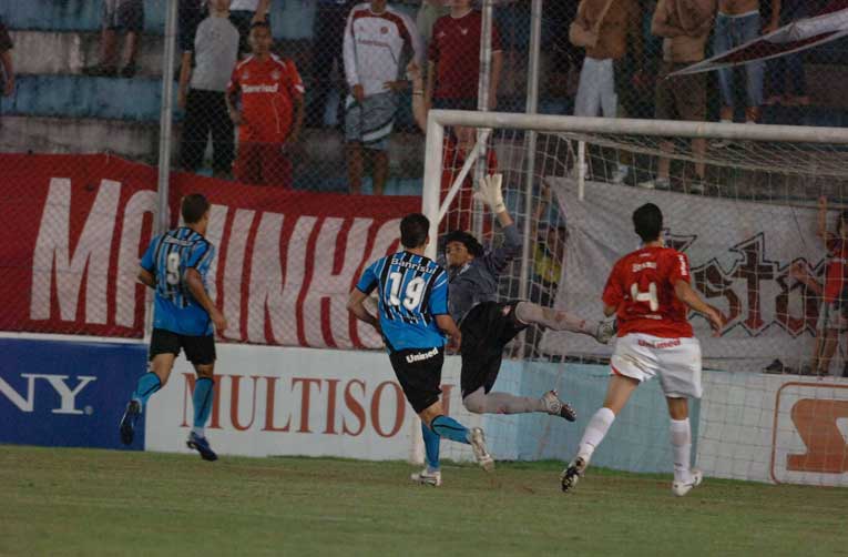 Arquivo:2008.12.19 - Grêmio 2 x 1 Internacional (Sub-20).3.jpg