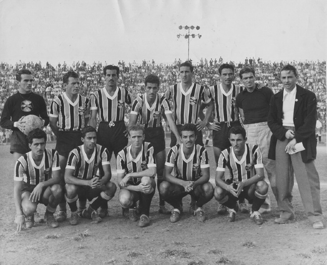 Arquivo:1949.12.04 - Seleção Guatemalteca 3 x 5 Grêmio - foto.jpg