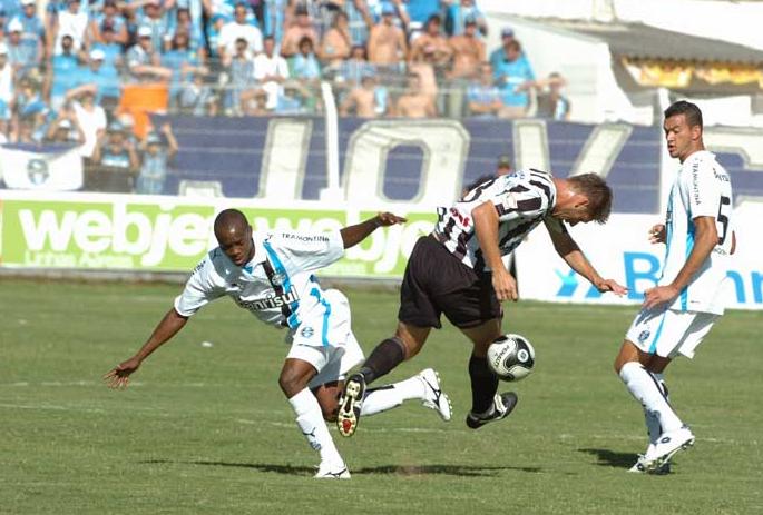 Arquivo:2009.03.08 - Santa Cruz-RS 3 x 2 Grêmio.1.jpg