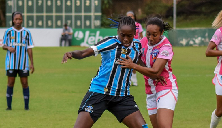 Arquivo:2018.05.02 - Grêmio (feminino) 3 x 3 Duque de Caxias (feminino).3.png
