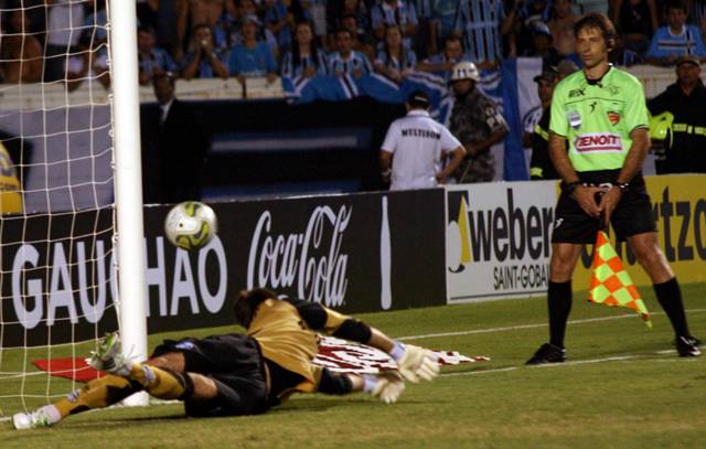 Arquivo:2011.03.09 - Grêmio 2 x 2 Caxias.2.jpg