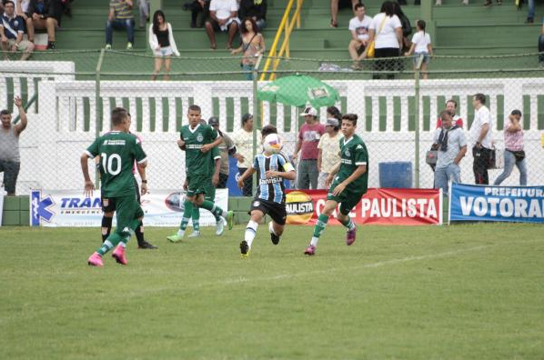 Arquivo:2016.01.15 - Grêmio 1 x 0 Goiás (Sub-15).foto1.png