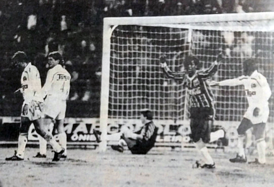 Arquivo:1990.07.25 - Juventude 3 x 3 Grêmio - foto ZH.jpg