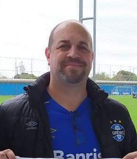 Arquivo:Gustavo Fragoso Treinador.png