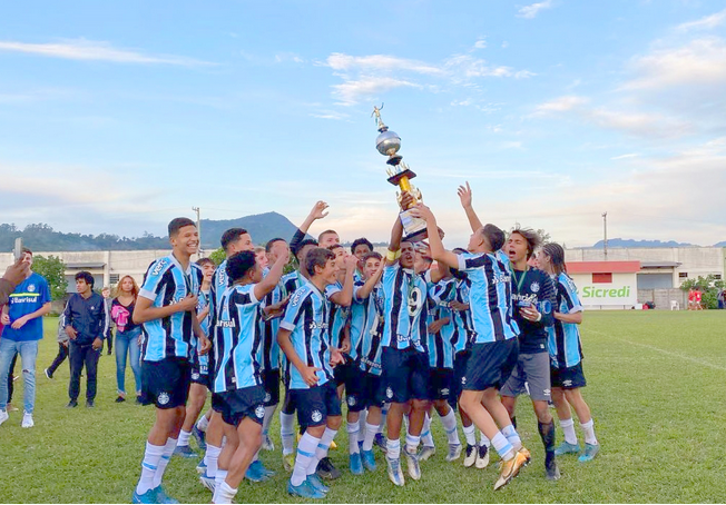 Arquivo:2022.05.22 - Grêmio 1 x 1 Internacional (Sub-15).foto1.png