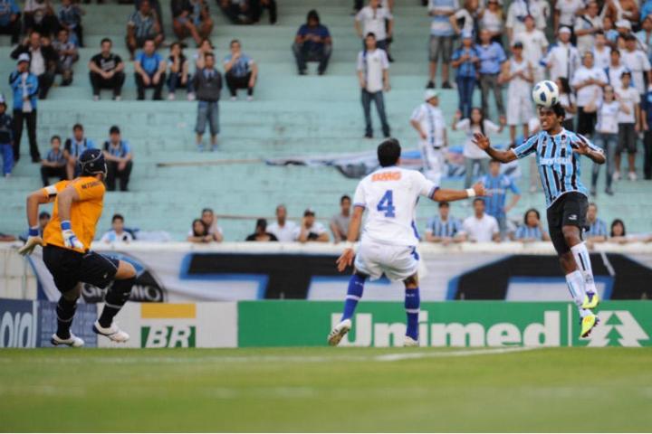 Arquivo:2011.10.02 - Grêmio 2 x 0 Cruzeiro.2.jpg
