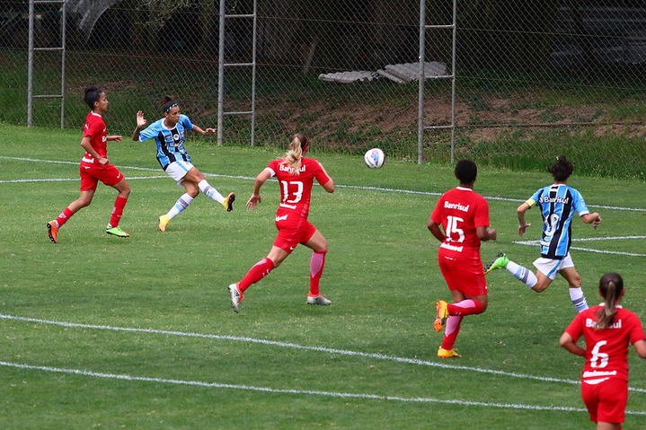 Arquivo:2017.12.03 - Grêmio (feminino) 2 x 0 Internacional (feminino).4.png
