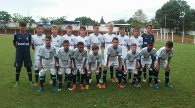 Arquivo:2015.11.05 - Grêmio 9 x 0 Tupi-RS (Sub-12).foto1.png