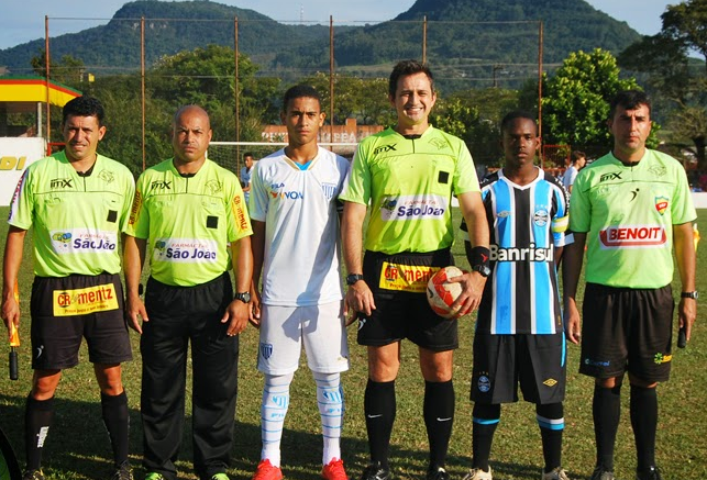Arquivo:2015.05.17 - Grêmio 0 x 1 Avaí (Sub-15).1.png