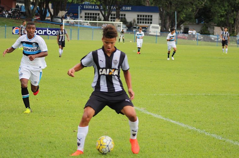 Arquivo:2016.12.04 - Grêmio 0 x 1 Atlético Mineiro (Sub-15).foto1.png