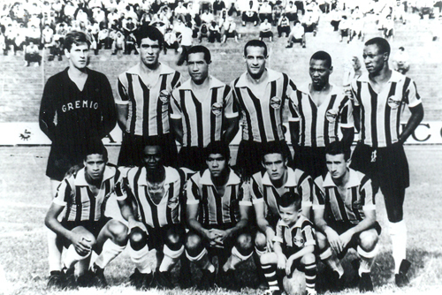 Arquivo:1966.04.17 - Grêmio 3 x 0 Ferroviário - Foto.jpg