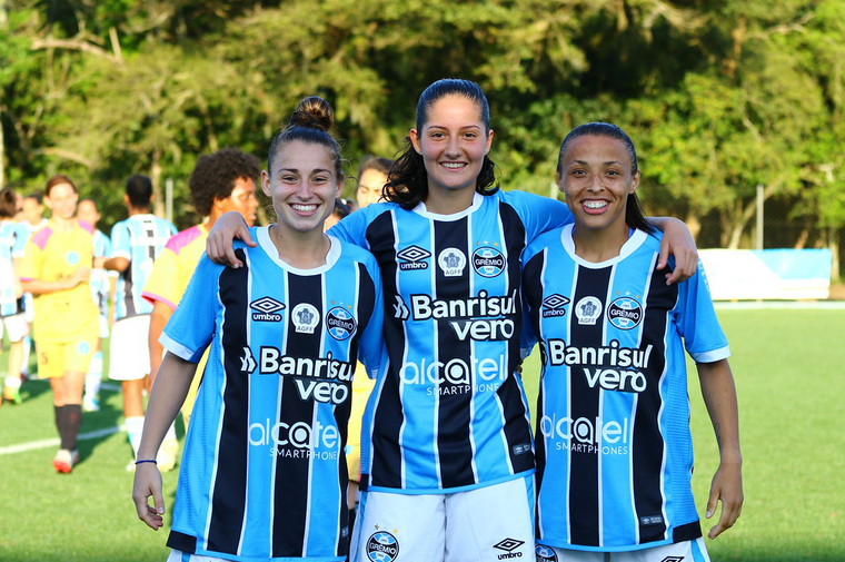 Arquivo:2017.09.24 - Grêmio (feminino) 15 x 0 João Emílio (feminino).4.png