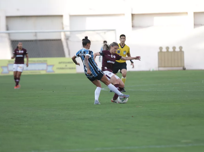 Arquivo:2020.09.05 - Ferroviária-SP (feminino) 0 x 1 Grêmio (feminino).3.png