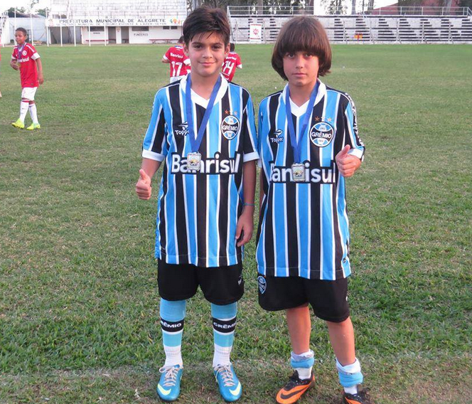 Arquivo:2013.10.14 - Grêmio 0 x 0 Internacional (Sub-11).foto1.png