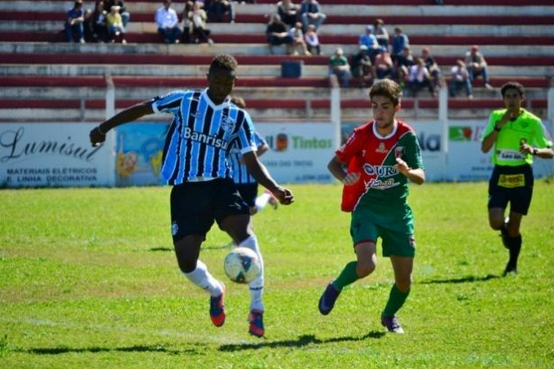 Arquivo:2013.10.05 - União Frederiquense 1 x 6 Grêmio (Sub-17).foto.png