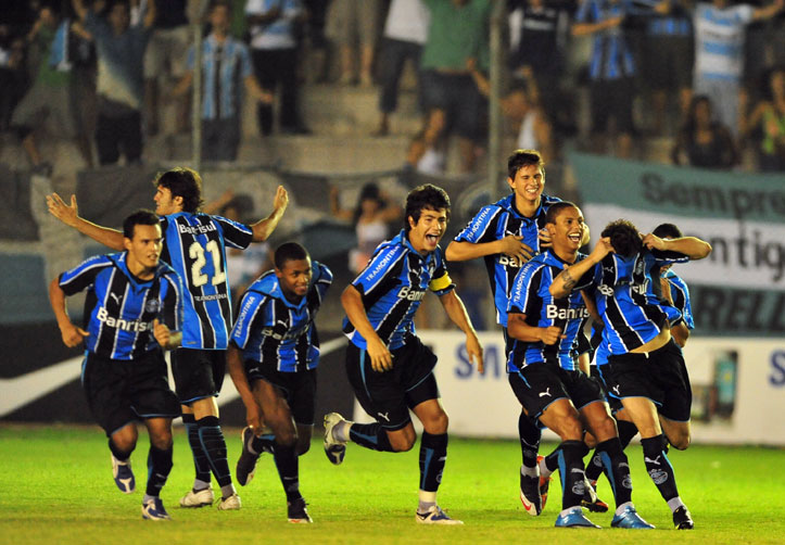 Arquivo:2009.12.20 - Grêmio 0 x 0 Internacional (Sub-20).2.jpg