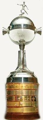 Troféu da Copa Libertadores da América de 1983, conquistado pelo Grêmio.