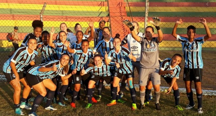 Arquivo:2018.05.30 - Embu das Artes (feminino) 1 x 4 Grêmio (feminino).png