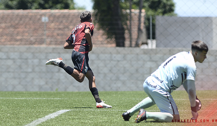 Arquivo:2021.11.30 - Grêmio 1 x 4 Athletico Paranaense (Sub-16).foto1.png
