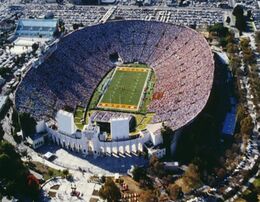 Estádio Los Angeles Memorial Coliseum.jpg