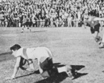 1939.08.13 - Amistoso - Internacional 5 x 2 Grêmio - Defesa do goleiro Júlio.png