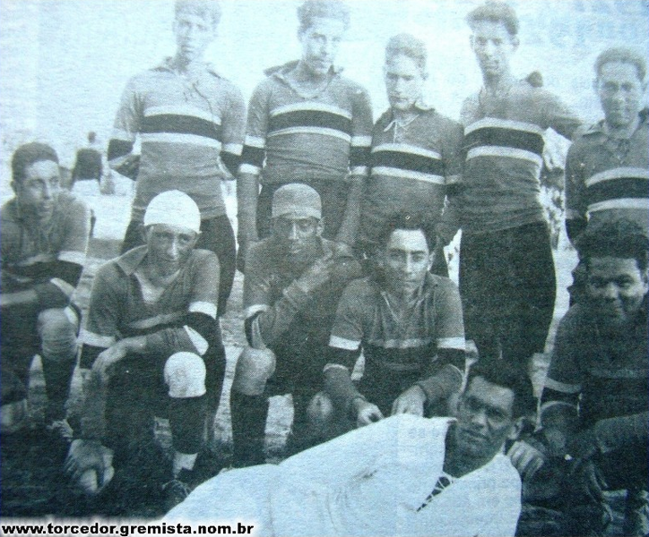 Arquivo:Equipe do Grêmio em 1926.png