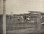 1957.05.19 - Campeonato Citadino - Grêmio 2 x 1 Cruzeiro-RS - Bola na trave.PNG
