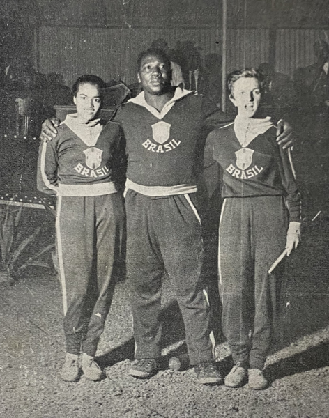 Arquivo:Érica, Isolino e Íris (1958).png