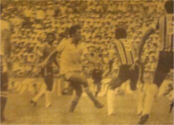 1981.08.06 - Copa El Salvador del Mundo - Seleção Salvadorenha 2 x 3 Grêmio - Foto 01.jpg
