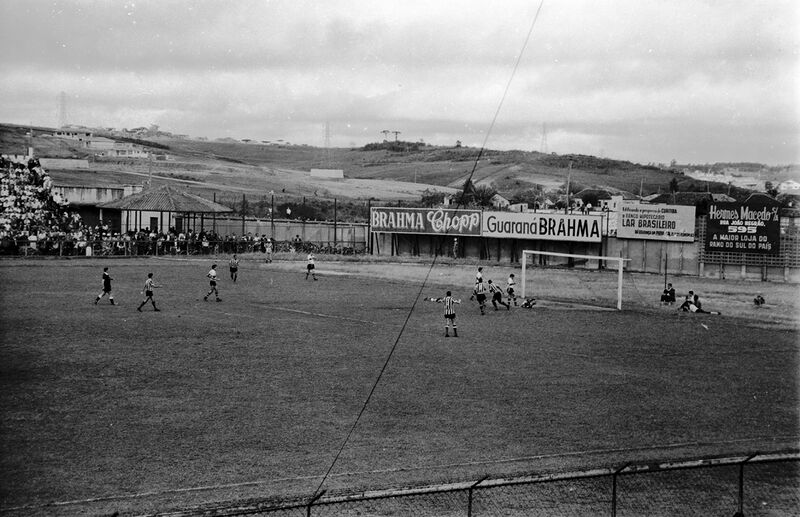 Arquivo:Ferrovi-írio-1x1-Gr-¬mio-3.jpg