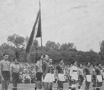 1938.05.09 - Campeonato Citadino - Internacional 1 x 3 Grêmio - Equipes perfiladas para o hino.png