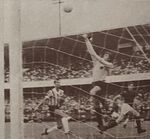1968.10.27 - Campeonato Brasileiro - Grêmio 1 x 1 Athletico - Lance de jogo 3.JPG