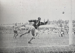 1957.07.21 - Campeonato Citadino - Grêmio 4 x 0 Força e Luz - Juarez chuta pra fora.PNG